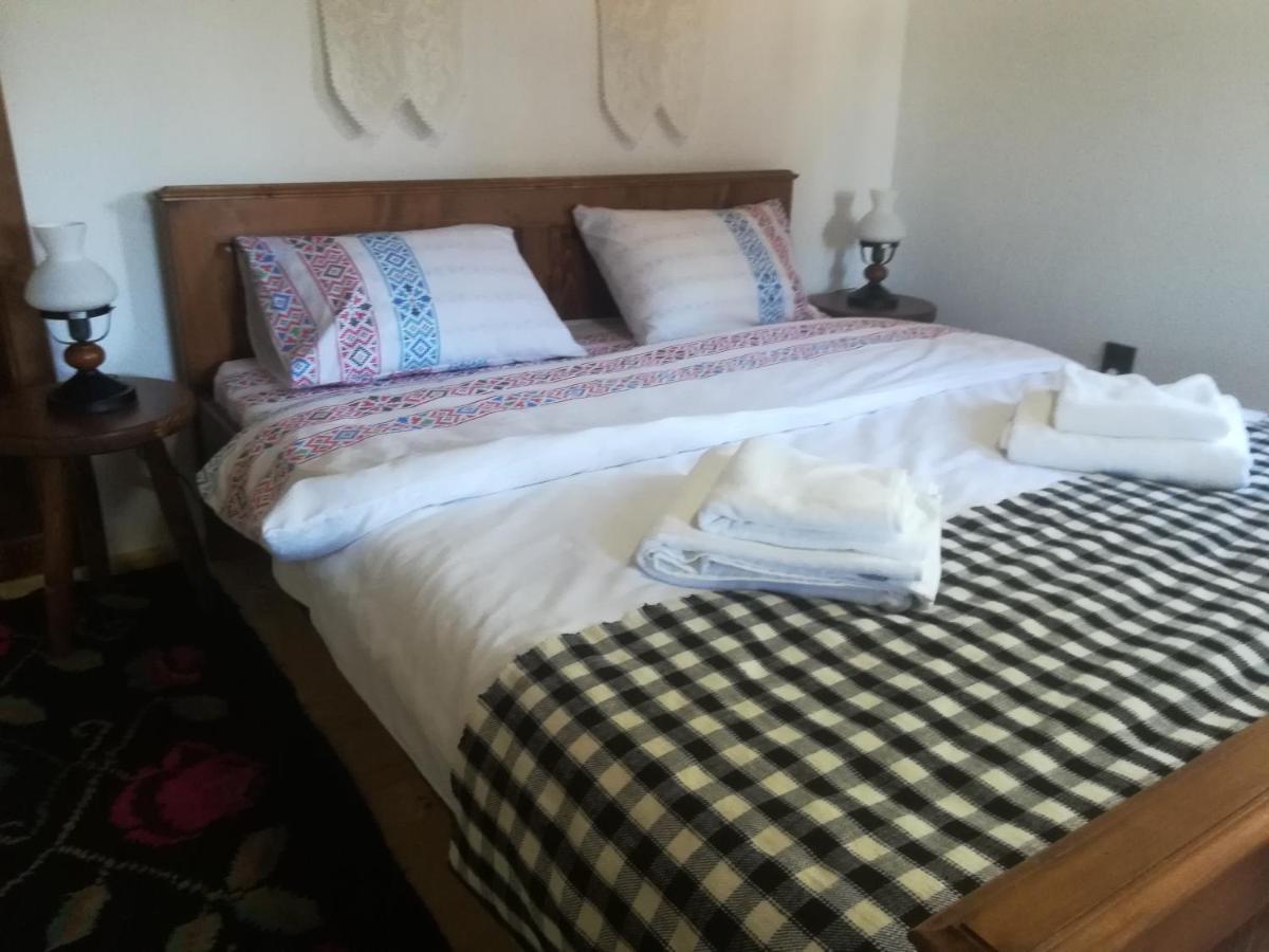 Casa din Susani Calinesti  Bagian luar foto