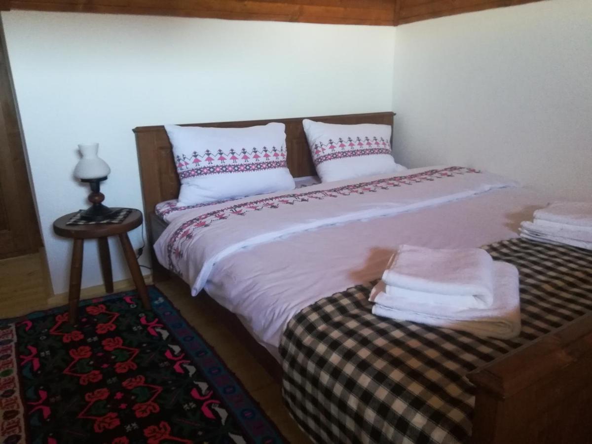 Casa din Susani Calinesti  Bagian luar foto