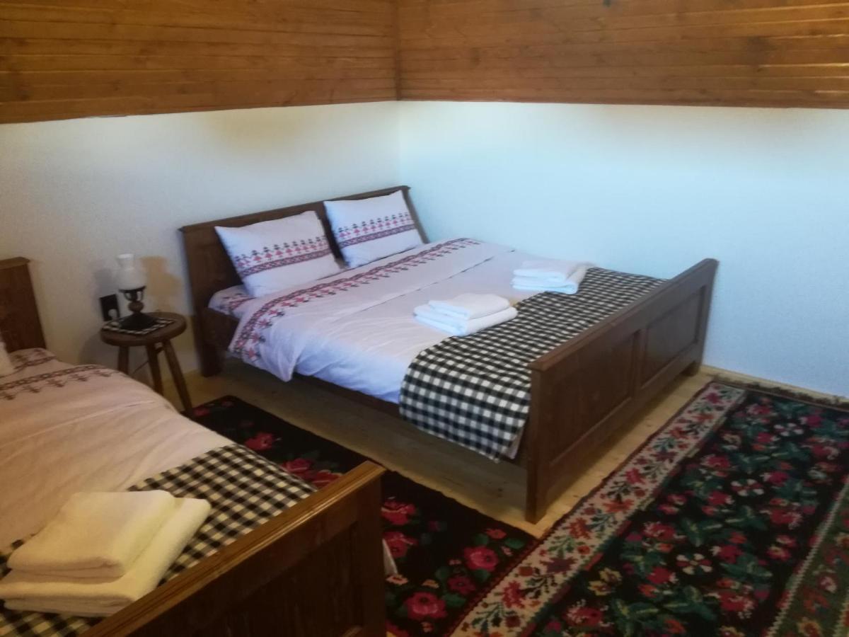 Casa din Susani Calinesti  Bagian luar foto