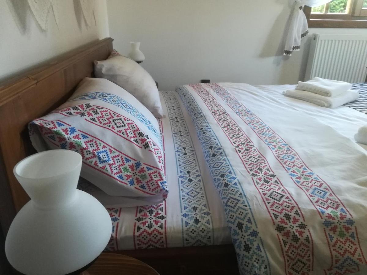 Casa din Susani Calinesti  Bagian luar foto