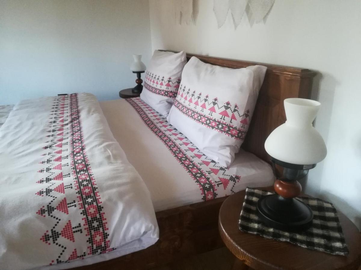 Casa din Susani Calinesti  Bagian luar foto