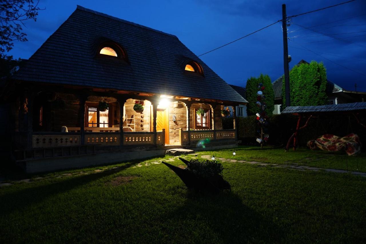 Casa din Susani Calinesti  Bagian luar foto