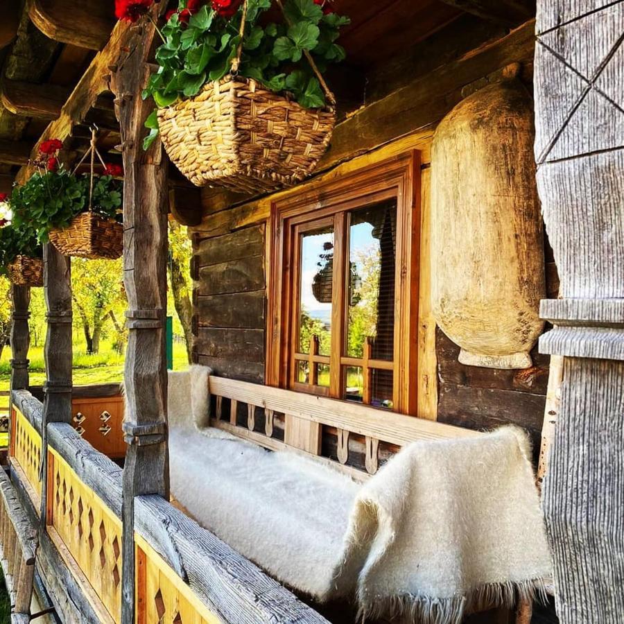 Casa din Susani Calinesti  Bagian luar foto