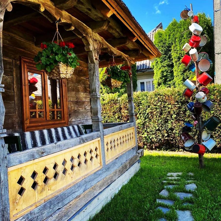 Casa din Susani Calinesti  Bagian luar foto