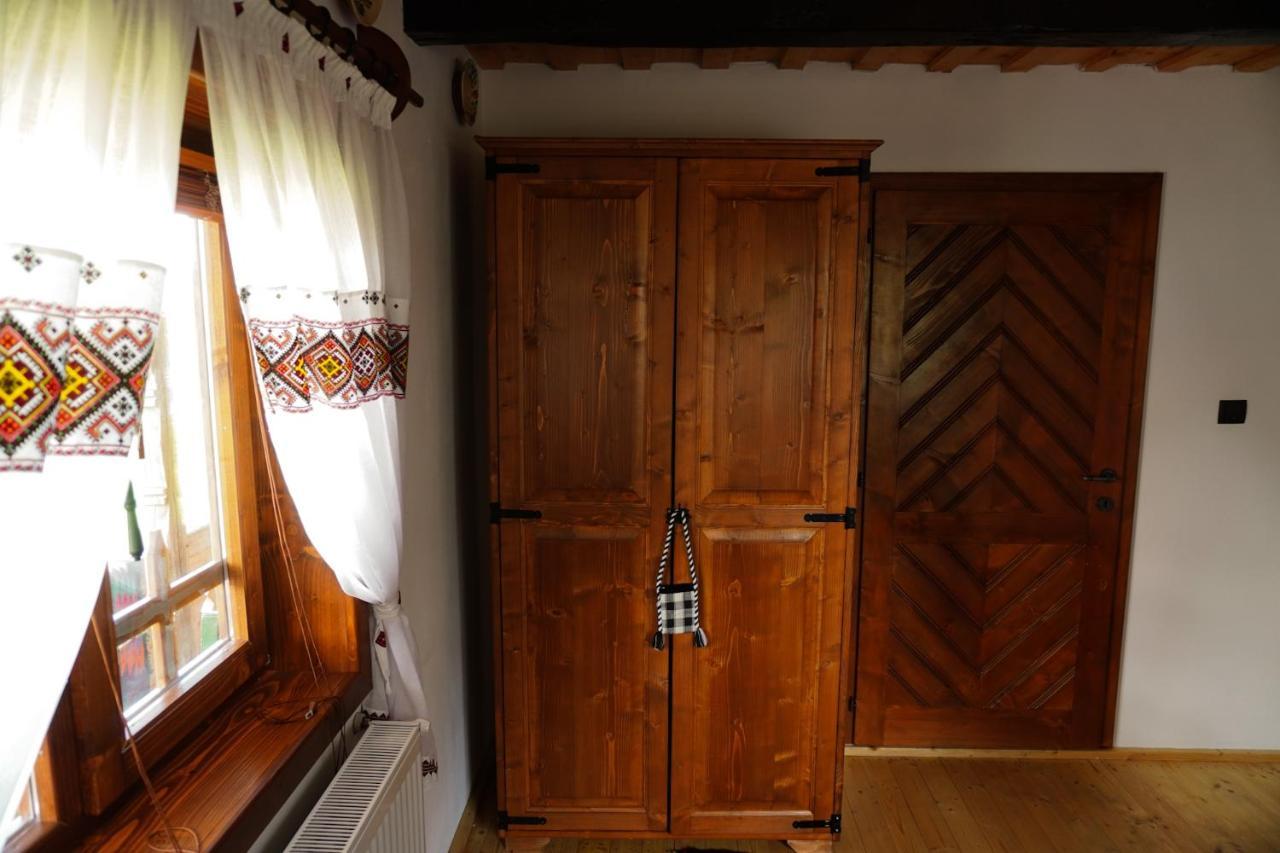 Casa din Susani Calinesti  Bagian luar foto