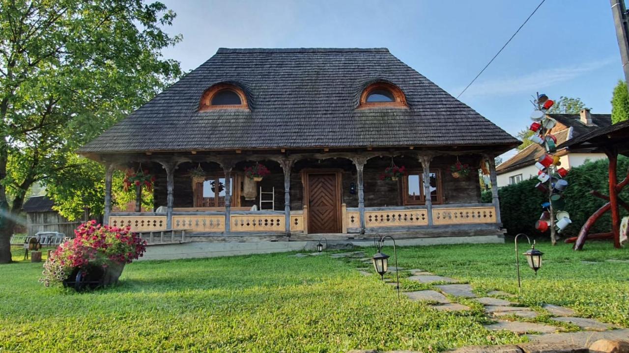 Casa din Susani Calinesti  Bagian luar foto