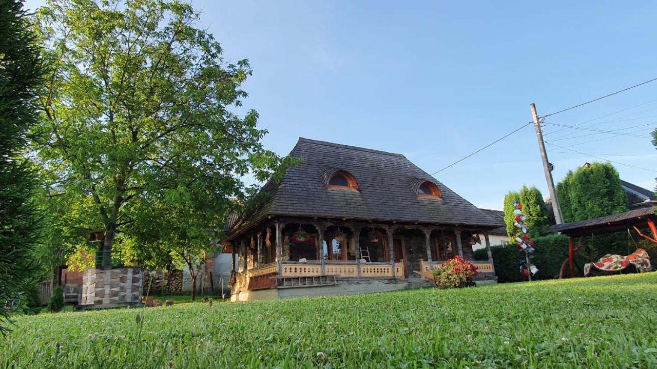 Casa din Susani Calinesti  Bagian luar foto
